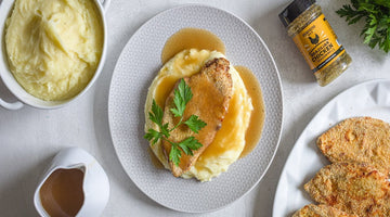 Crispy Chicken with Mashed Potatoes and Gravy - Perfeito Foods